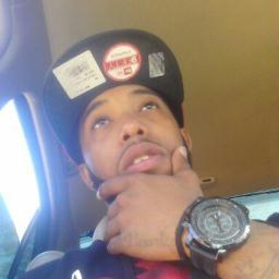 Jones_BWGG's profile picture. Frm da block to da clock..gettin money lik donald trump