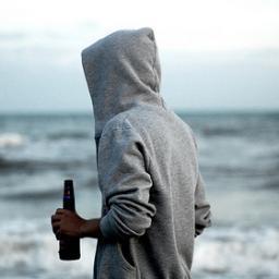 I'm mOhaMed 17 , # .. مُصمم ع حسب 
 المزاج ، شاطح أحياناً ☺' ،
 
 ♥