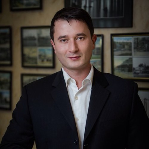 NYS Licensed Associate Sales Broker, founder of Richmond First Team at Homes R Us Realty