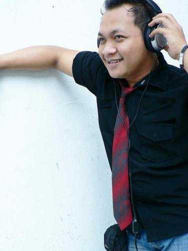 Announcer RRI PRO2fm sby,trainer probest,trainer evo education,MC,presenter pro2tv 'bursa on tv'