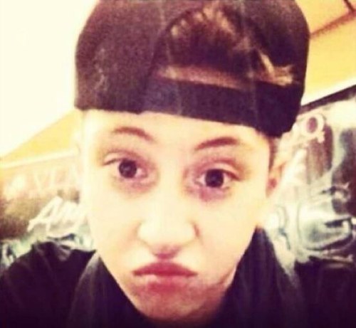 I love to dance , im in a dance group , i look up to nick,vinny,ICONic boyz&to be one, my crush is the one and only michael elio fusco :* ik alo about mikey:**
