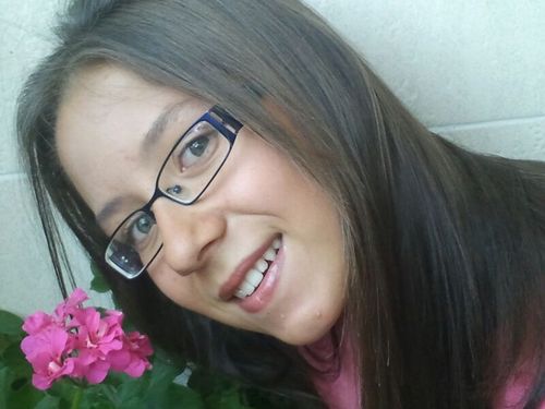 soy divertida, amable simpatica, graciosa y direccioner