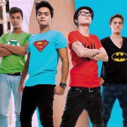 Sãoo tudo pra mim...Meu ar, minha vidaa..Amoo de maais..Minha banda..Meu mundo...RESTART  '  04/05/12   Resumindo : тнσмαlαиzσbαlυ