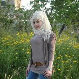عاشق اختي مووت وابي من يساعدني كيف انيكها