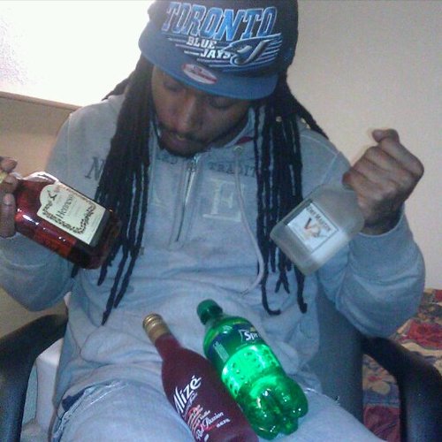 I like long walks on the beach with WEED. I like candle lite dinners with $$$. I don't talk about $wagg, my $wagg talk for me. #Str8Reck......#PROUDFATHER