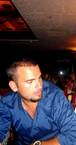 Graduate Student @AUB_Lebanon. Marketing & Advertising. Account Executive at http://t.co/Gt9oMHN7zm Football,Cars,Gym,Fun.. I am what I am