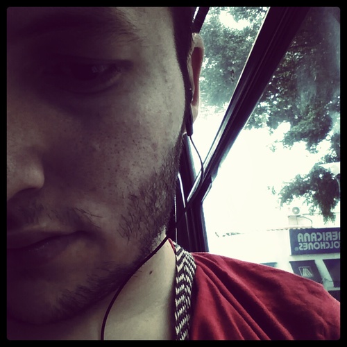 Innate observer of life, amazed by the simplest things and plunged into an absurd thought. || iOS developer || Data lover