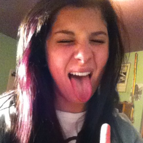 valerie_roseee's profile picture. 