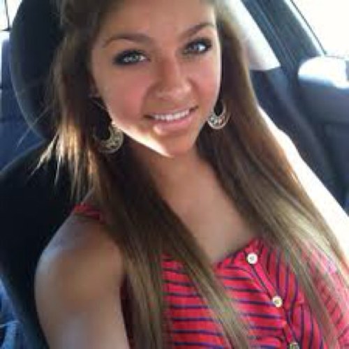 I'm Victoria or Tori, @SexyFake_69 is my brother, even though he never tells me anything Single