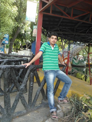 armanrapria9's profile picture. 