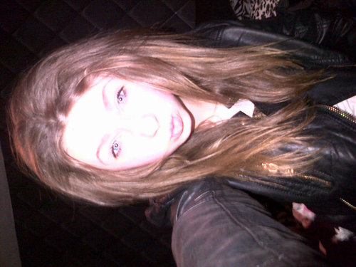 Huge daniel sahyounie fan and bieber fan , follow and tweet me laddd;)