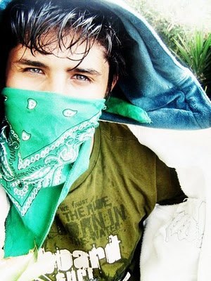 Prakê Bio ! Qeem me conhece sabe como eu sou , qem não conhece espera a chance de Conheceer ~/