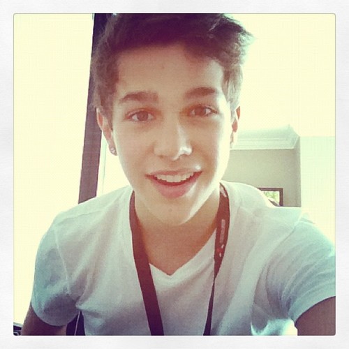 so proud to be myself! follow me i follo u..