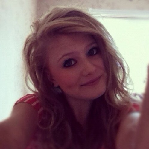 Make my button blue bitches...
Snapchat me- amywilson15