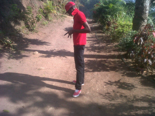 Love R&B and hip hop music, And most of all reggae and dance hall music,,i love to read. And i enjoy meeting new people from time to time. I always be yourself