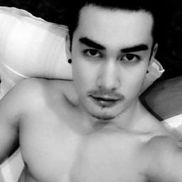ผมดิวครับ ไอ้หล่อ ^^ คนจังหวัดลำปางนะครับ ภาคอีสานฮั่นเเหละ หล่อ เท่ เป็นกำลังใจให้เเน่เด้ออ