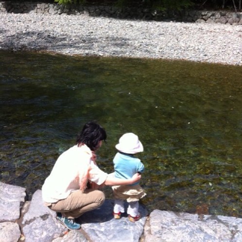 ムスメ（3歳）と夫と3人暮らし。育休後、時短勤務を経て現在はフルタイム勤務。
仕事は会社員だけど医療系。
育児ネタ、WMネタ、仕事ネタなど気まぐれに呟いています。