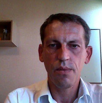 Knowledge of ICT, cloud computing.
Born in 1966, start at the age of 15 with computers, Belgium