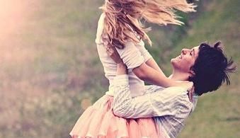 Nunca es tarde para enamorarse. Nunca tires la toalla, si luchas por lo que quieres, acabas consiguiéndolo.