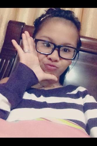 Live Your Life To The Fullest! 'coz We Only Live Once :)
A miss who sings, dance and a joker :)