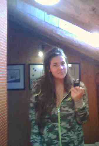 dancer, singer, wannabe model I like drinking with the girls and partying one day il be famous big love to my followers ♡♥♡