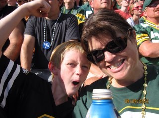 Wife, mom to son and 2 dogs, junior high instructional aide in central Wisconsin. Living with the peace that transcends all understanding!