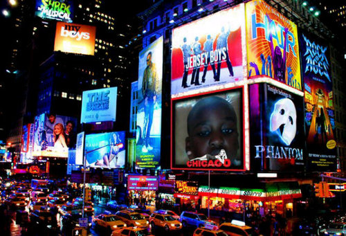 If I ever became famous I would like to meet china anne mcclain because I love ant farm