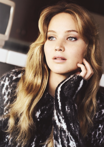 My name is Katniss Everdeen. Why am I not dead? I should be dead. #MockingjaySwag ll THG Multi RP ll