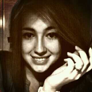 aye guys! im 17 years old girl.My mom is from sarawak! My dad is from new york! I just love 1D,JB + LM =)