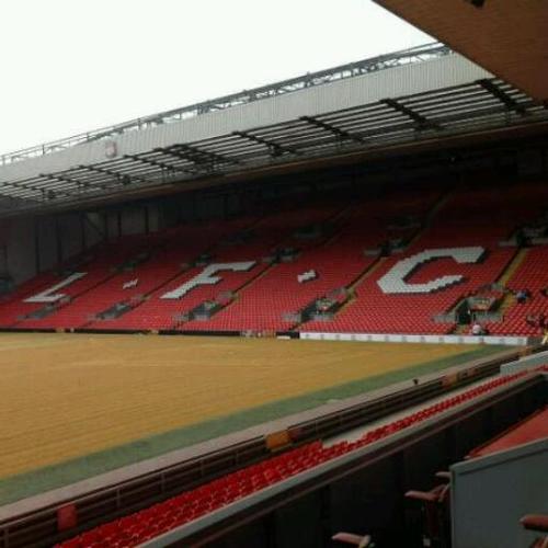 liverpool, milan, lakers..mau di follow silakan..gak difollow ya kebangetan