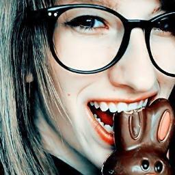 Bora Engordaa ??? Vivaaaa o Chocolate :3

By : @UserDaSaaah_ sz