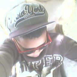 sigueme y te siguo almenos eso creo bueno sigueme sobretodo bueno me gusta la misica y la wwe pero sobre todo dibujar http://t.co/Z4LKJKD1BR