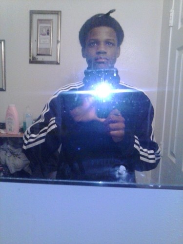 ayee......dis luckysevenchris yall jus can call me chris if u follow me i will follow bck cuz im the realest nigga u will evea see
