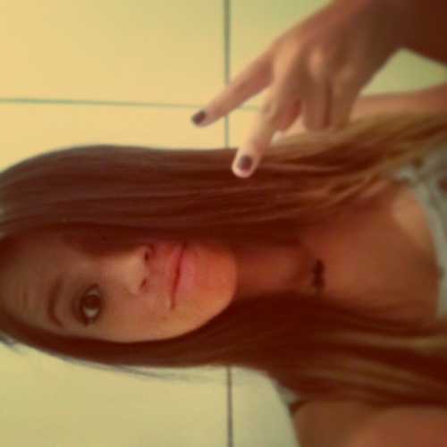 Pra que bio se tu vai me julgar pela foto??? (: