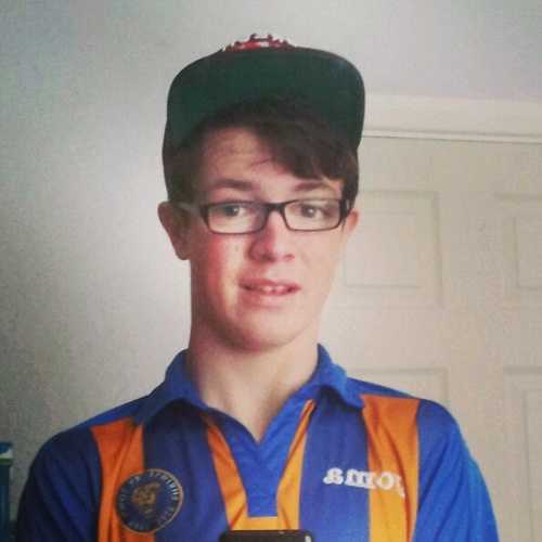 Connor | Shrewsbury Town FC | England | MUFC | Acoustic Music | remember pugs not drugs!! | I follow back!
