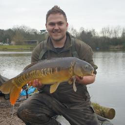 love my misses love my dog n bloody love fishing ;)
