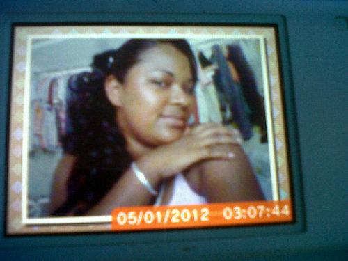 Sencilla,humilde,honesta inteligente,capaz de cumplir sus metas seguidora de Dios.