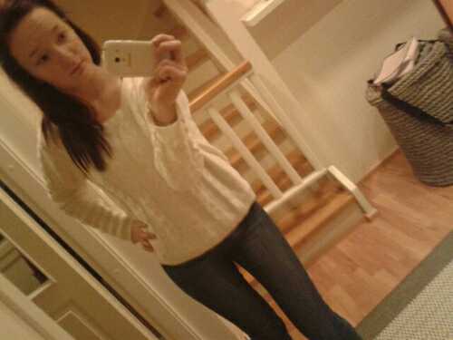 Hi my name is Julia, i'm 15-yrs old. I love photography, school, food etc,etc.. Ps.i follow back| ♥