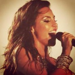 Palavra nenhuma pode descrever nosso amor poor você pimentinha @melfronckowiak! Donas: Bia @Chay_teen e Dessa @RebeldesdeGoias