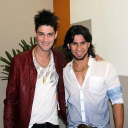 Eu tenho orgulho de dizer isso hoje e sempre  EU AMO MUITO MUNHOZ E MARIANO  Tirando minha família eles são as minhas vidas.♥♥♥:D