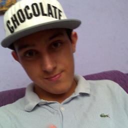 ' 16 Anos, São Paulino, Chato , Bobo , Engraçado e que Adora Curtir...
Dão Risada de Min Por Eu Ser Diferente e Eu Dou Risada Deles Por Serem Todos Iguais B.M