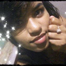amo quem me ama, doda-se quem me odeia.!
 a vida ee curta demais p' acordar con arrependimentos...
   soouu simplismente eu. leticia!