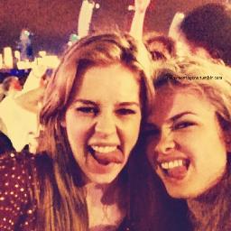 E, como se não bastasse tanta qualidade numa pessoa só, você ainda tinha que ter o sorriso mais lindo do mundo. (@sophiaabrahao @lua_blanco)