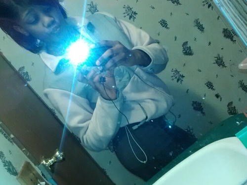 ' no bio ... JUST FOLLOW((: