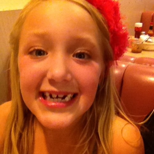 I love to dance.  my favorite color is turquoise.  i am 7 years old!