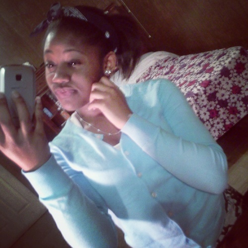 Colasia Voniquee' #FWM ' Hand Game StupidDumb! Juss A TRILL Ass Female ! #Young'WILD'Nd'AlmostFree♥