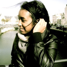 littlenantaise's profile picture. CM Freelance / 
Co-fondatrice Les Souvenirs Partagés, la box des générations. Compte inactif, merci de me suivre là   @souv_partages