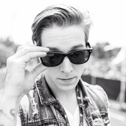 JustinHclls's profile picture. It's the start of the end. [Single] [roleplay]