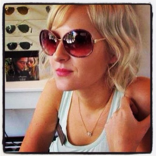Lover of pretty things. Stella&Dot Stylist. Eyewear-Stylist/Art-Curator/Marketing @VisionsofCanada. Windsorite. Domestic-Doddess-in-training :)