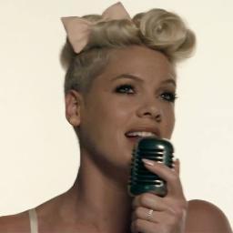 PinkDownunder's profile picture. If u LOVE @Pink as much as i do i will follow u